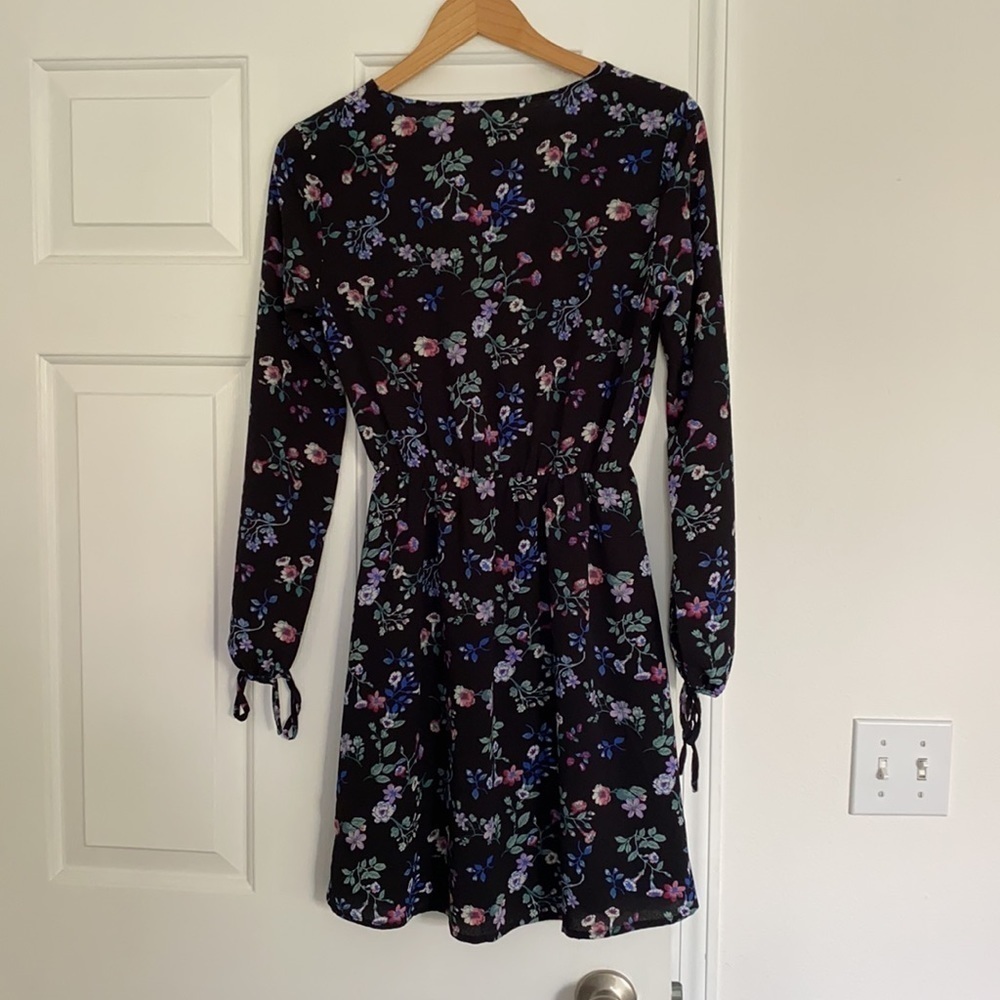 Mi ami black floral dress. - Picture 4 of 5